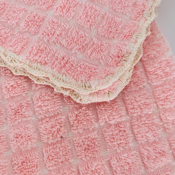 Vintage Bath Towel Set Penny's Pink Fringed Crochet Basket Edging Cotton Gift - Picture 4 of 9